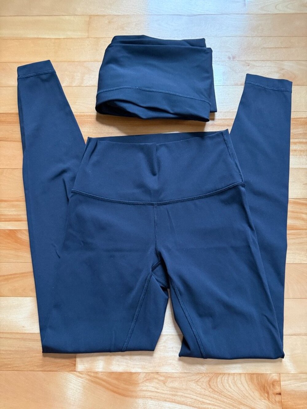 Lululemon leggings, size 4, black